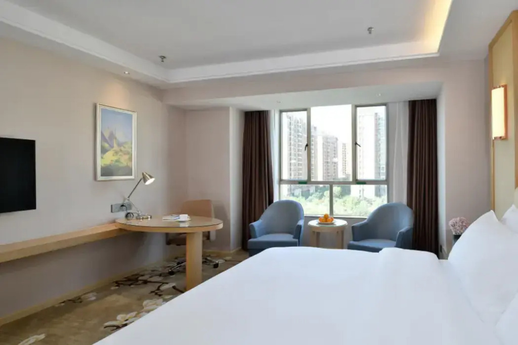 Vienna Hotel (Foshan West Railway Station Airport Branch)