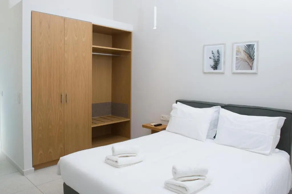 Stylish Studio Apartments-1878 House
