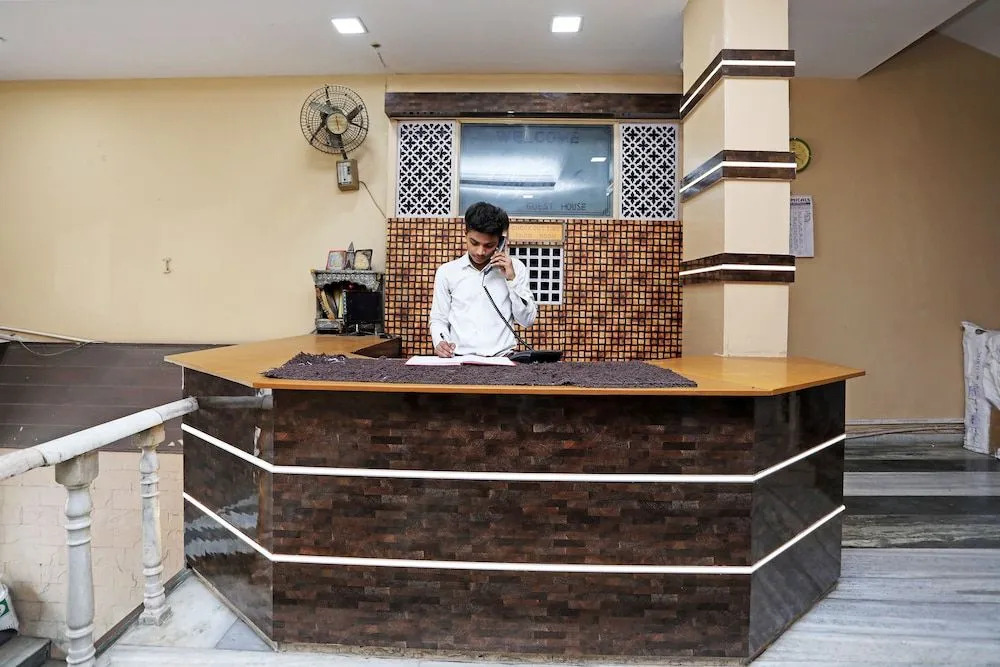 OYO Flagship 16602 NIT Faridabad
