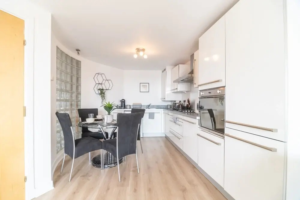 Luxury Riverview City Centre Apartment