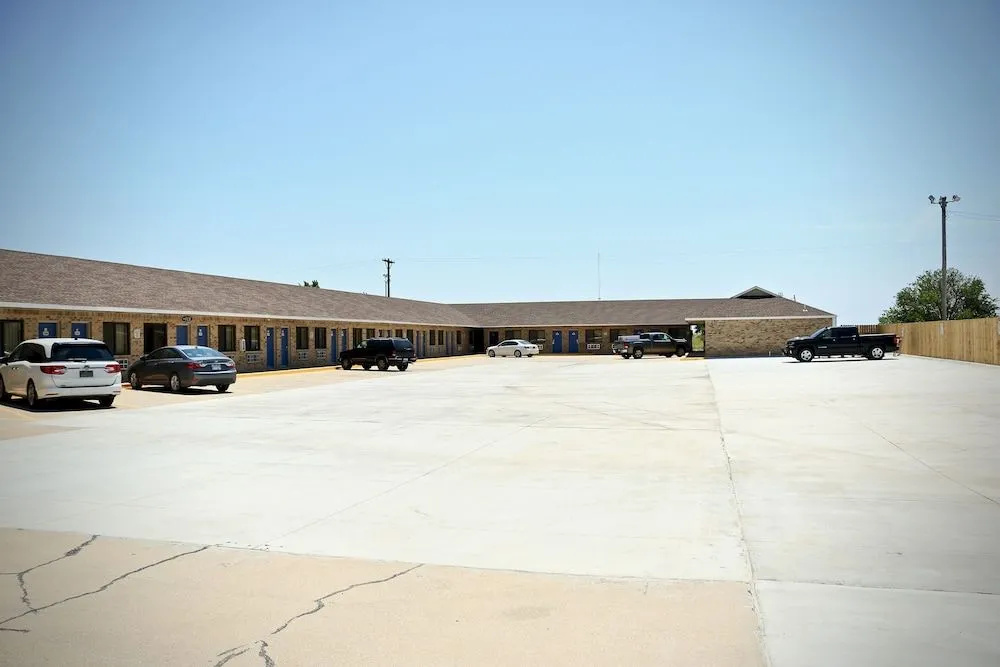 Heritage Inn & Suites