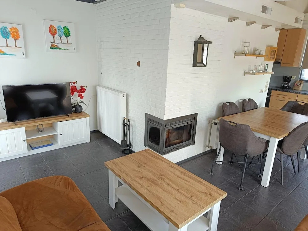 Zeeland Home With Fireplace