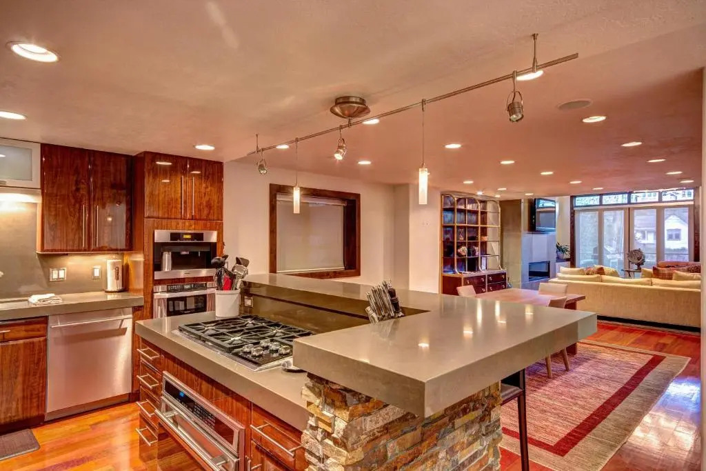 607 Deer Valley Drive