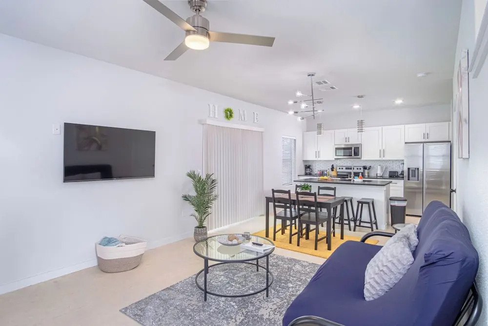 Stylish Living New 3BR 2.5ba at Amazing Downtown