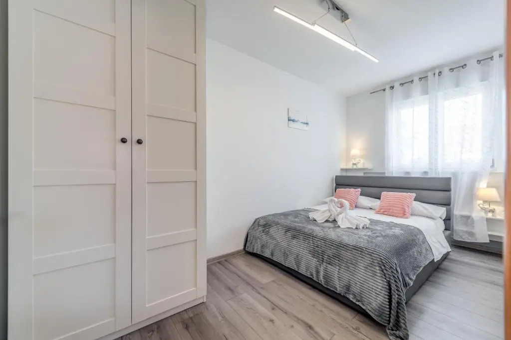 SUMMER ORCHID - Spacious Duplex By The Beach & PS5