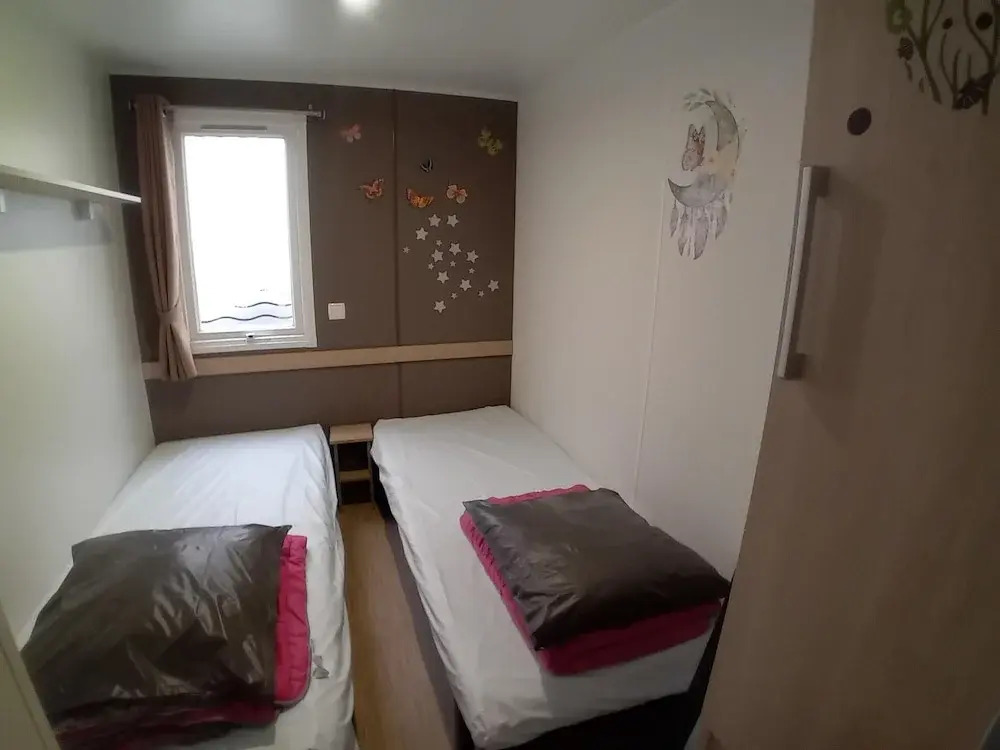 Swanky Mobile Home in Saint Jean de Monts near Seabeach