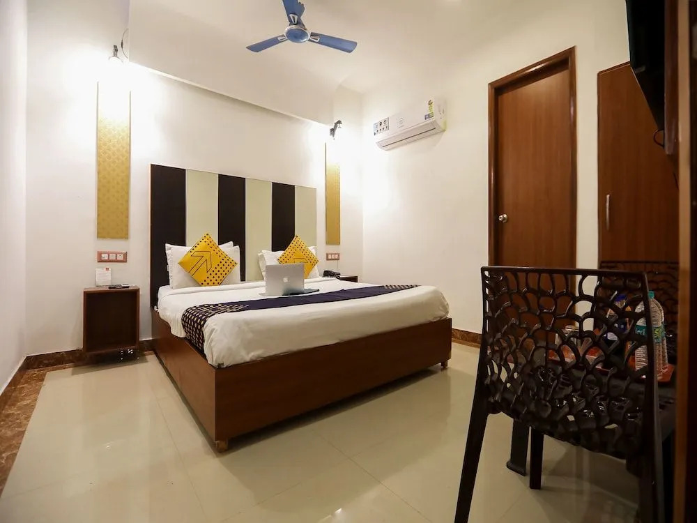 Hotel Deluxe Inn