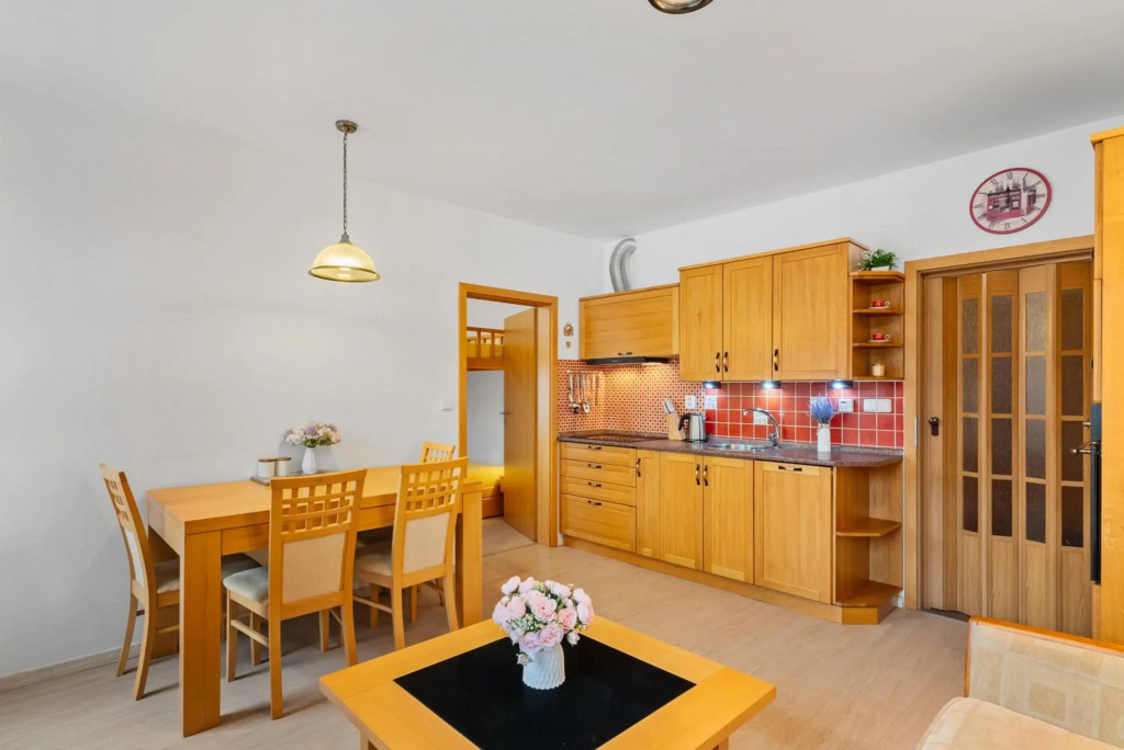 APARTMÁN RESIDENT HARRACHOV C308 Horský apartmán 2KK s velkou terasou a vlastním parkováním v garáži