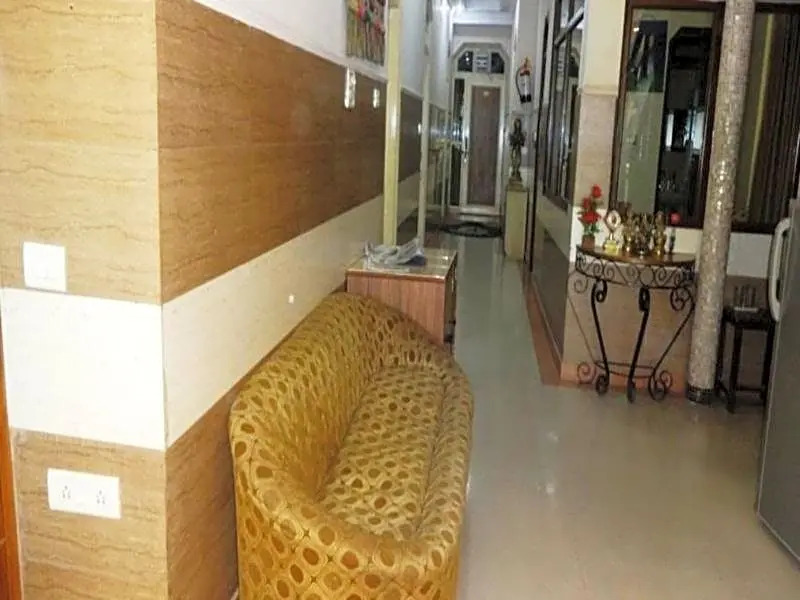 BLESS INN - Near Connaught Place