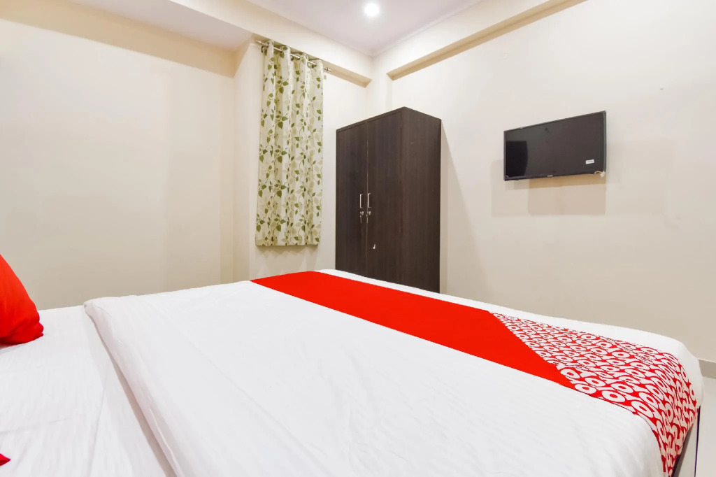 Flagship 60961 Hotel Blue Diamond