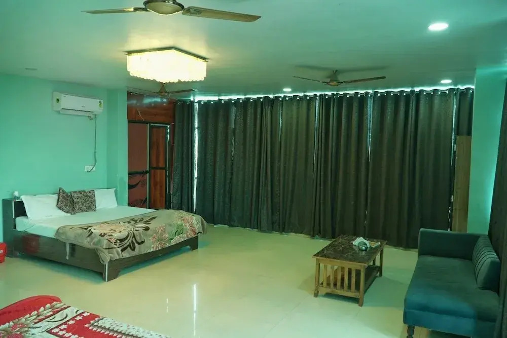 Hotel Satyam And Restaurant