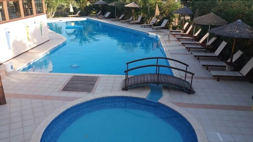 Orfeas Studios & Bungalows