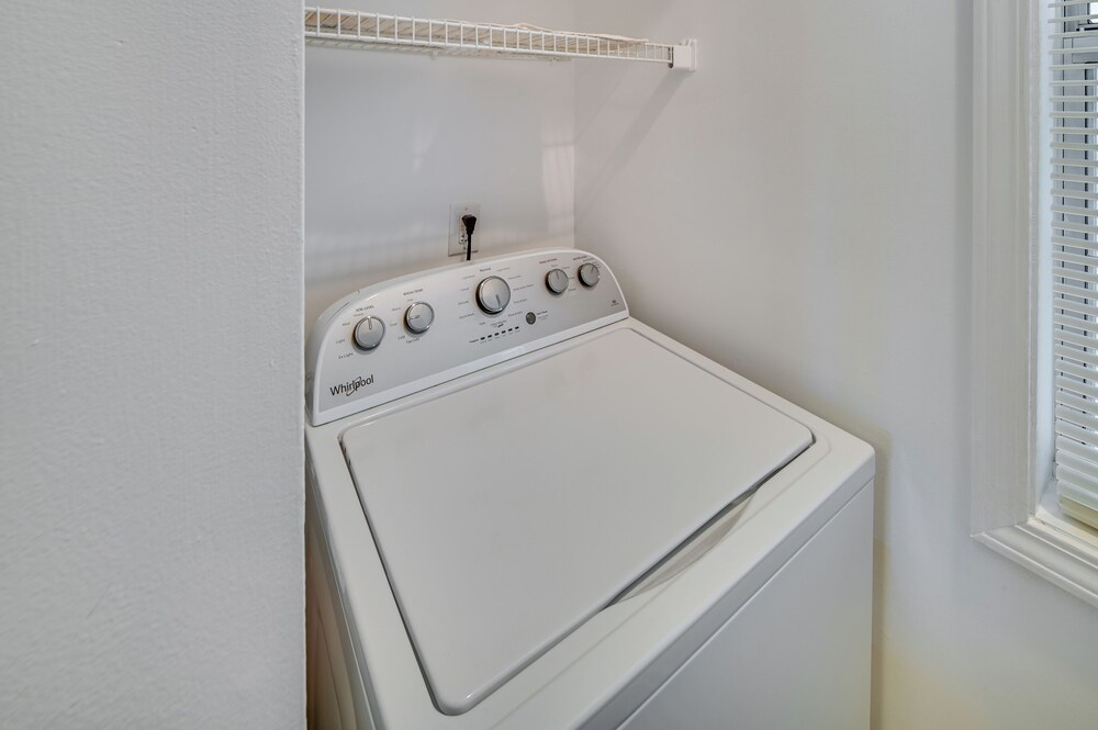 Myrtle Beach Oasis w/ Pool & Private Balcony!