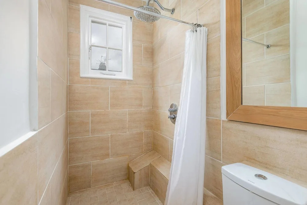 Designer 1 bed in Heart of West Kensington