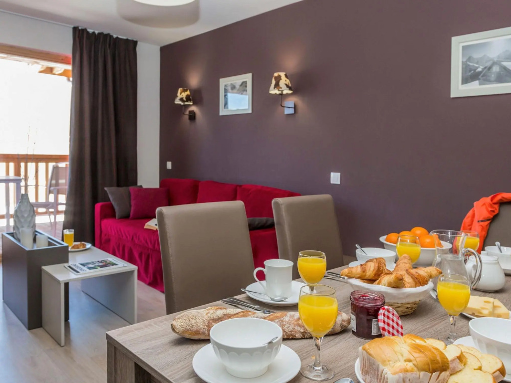 Modern apartment on the slopes in the extensive Paradiski
