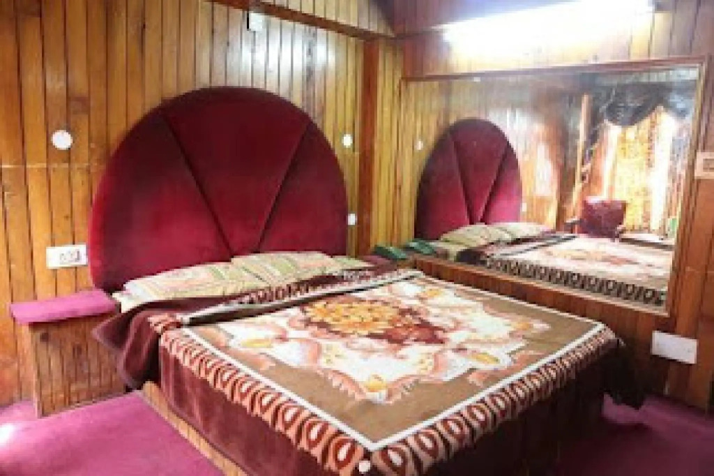 OYO 82831 Hotel Kashyap