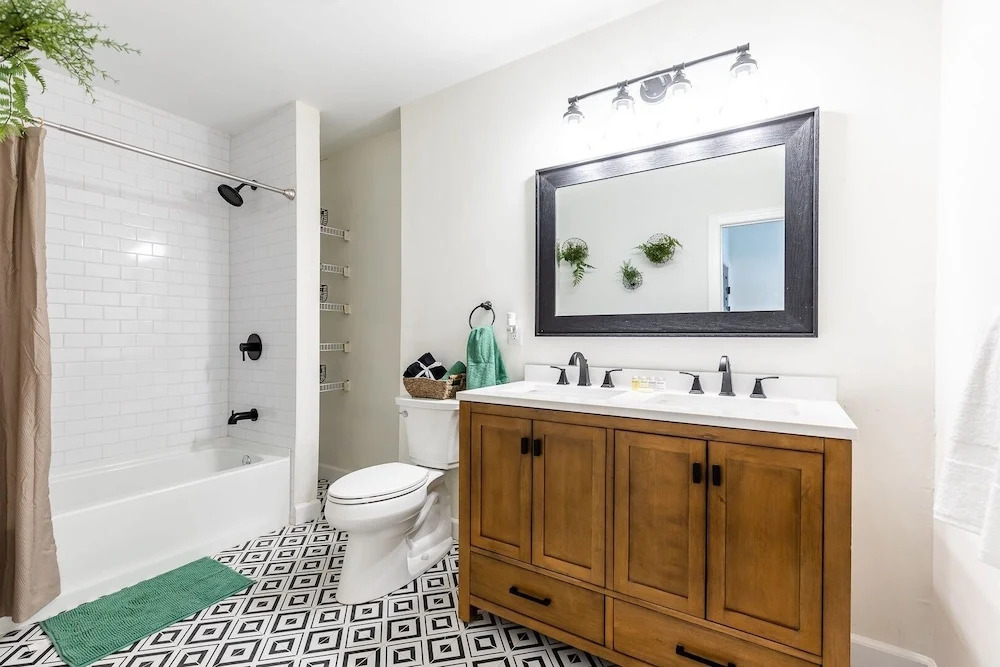Delta View Retreat Suites