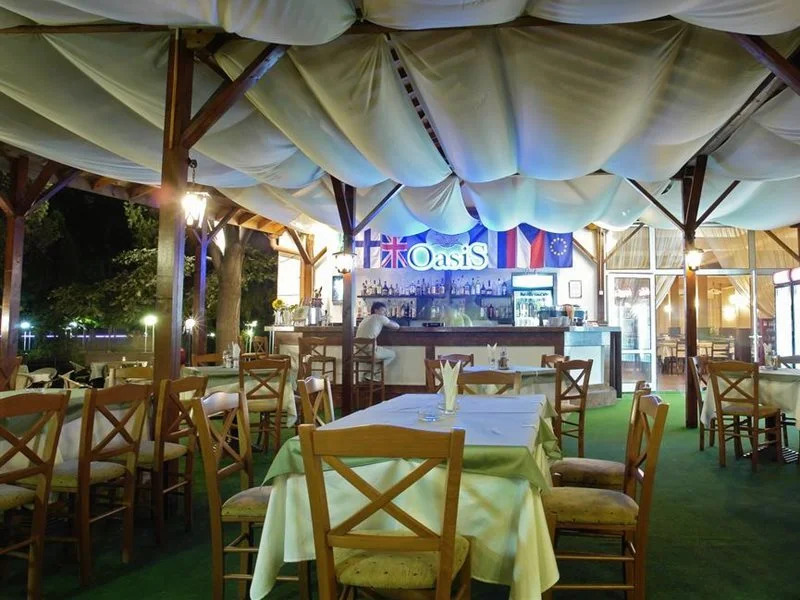 Oasis Park Hotel