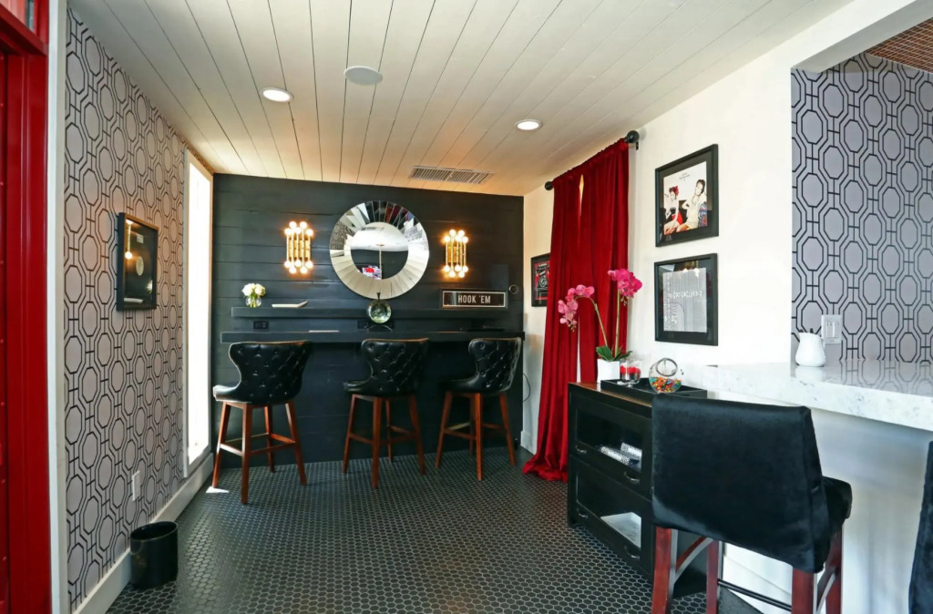 Chic 2BR Near Triangle With King Beds Fast Wifi