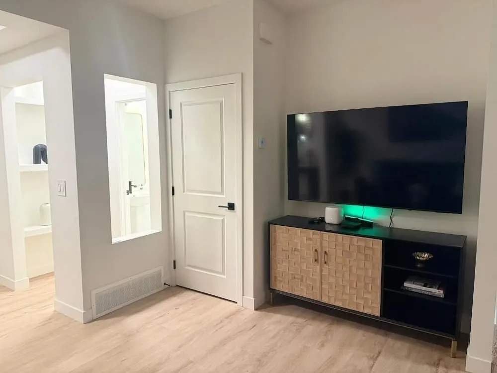 Modern Retreat 3BR 2&half Bath