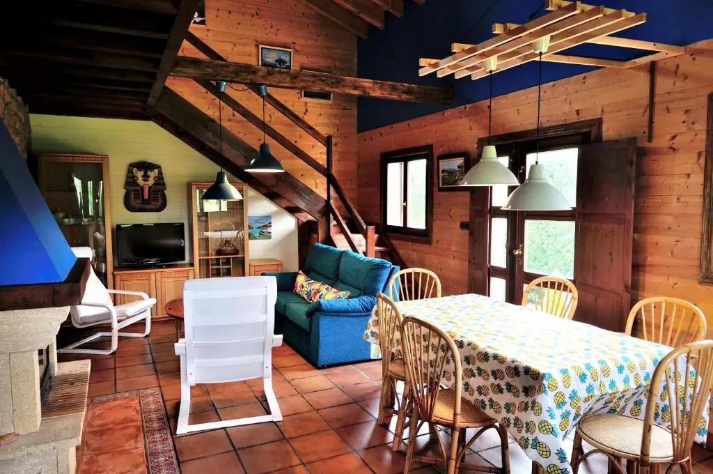 House With 3 Bedrooms in Albuerne, With Enclosed Garden - 6 km From th