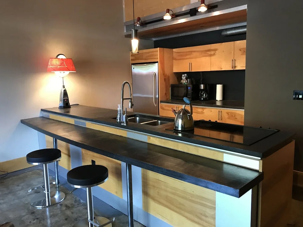 The Hangar Lofts Hotel