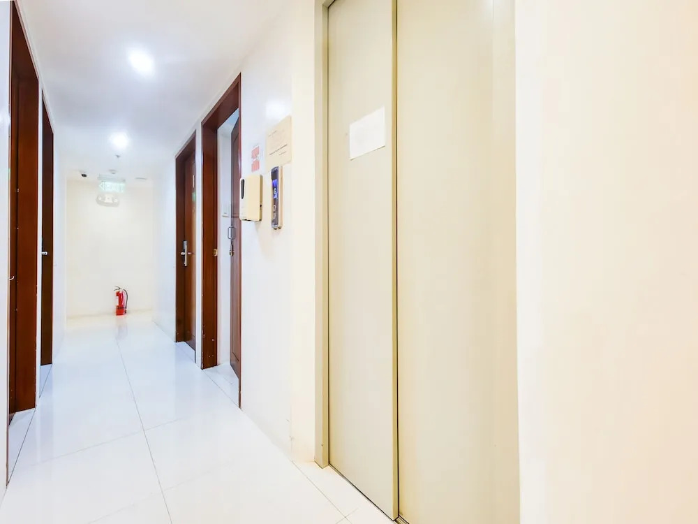 OYO 893 Dian Suites Makati