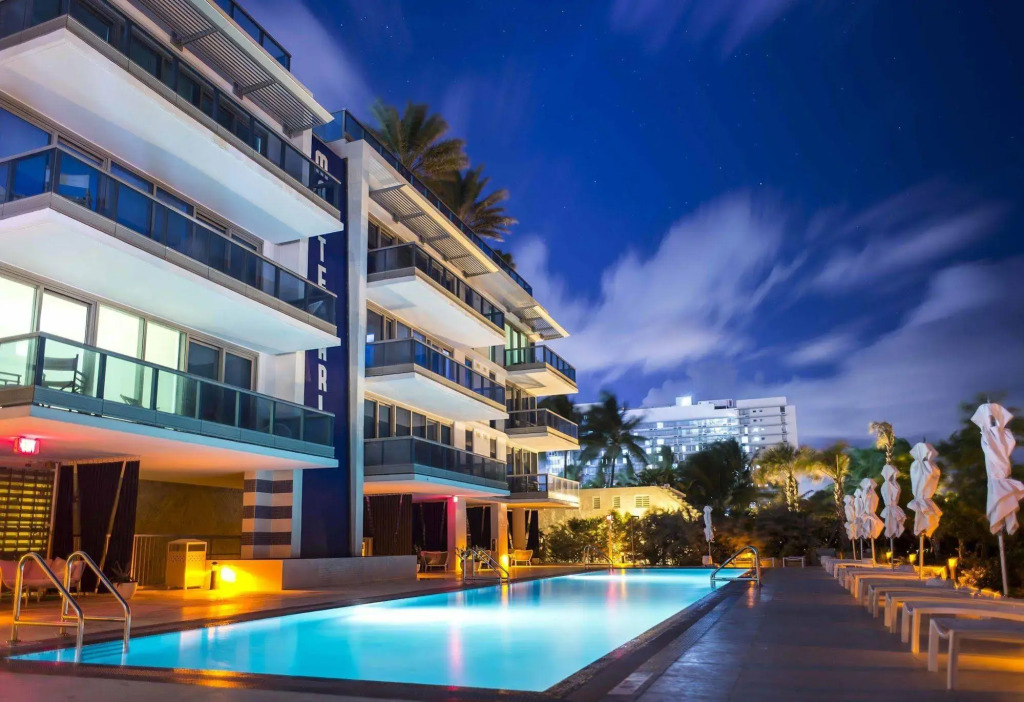 Dharma Home Suites Miami Beach at Monte Carlo