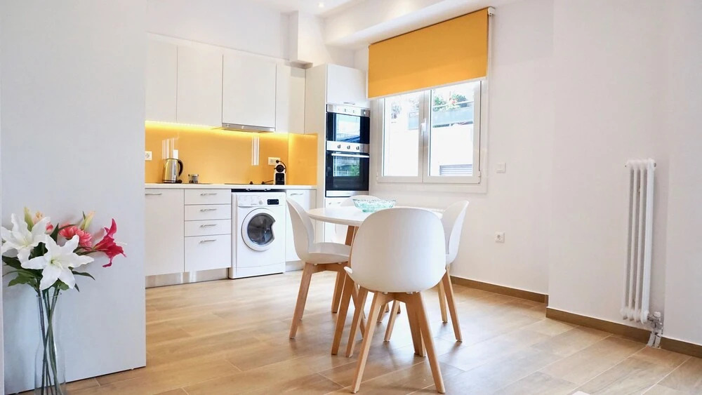 Warm & Spacious Apt in Athens