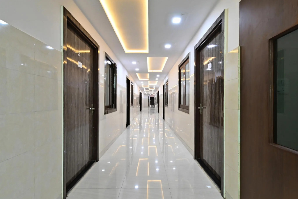 Hotel Raj Inn by OYO Rooms