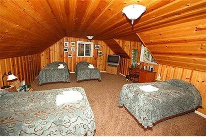 1091 Craig Avenue Holiday Home