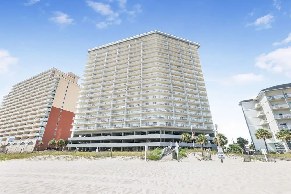 Seawind 1208 Beach Front Zero Entry Pool