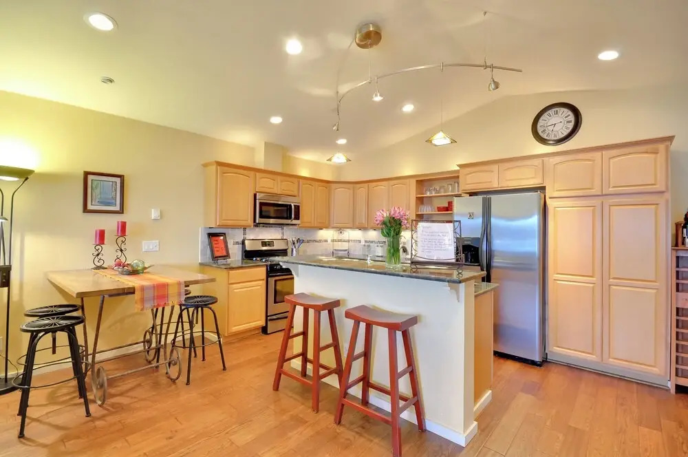 Waterfront Oregon Abode w/ Balcony & Ocean Views!