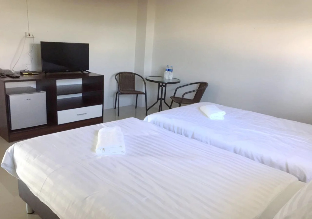 OYO 75394 Sakthong Grand Hotel