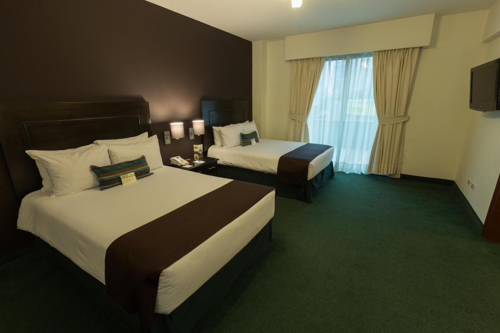 El Polo Hotel & Suites