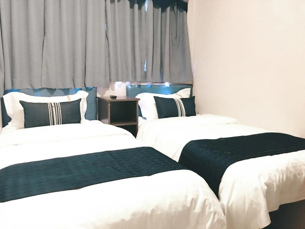 Seasons Hotel