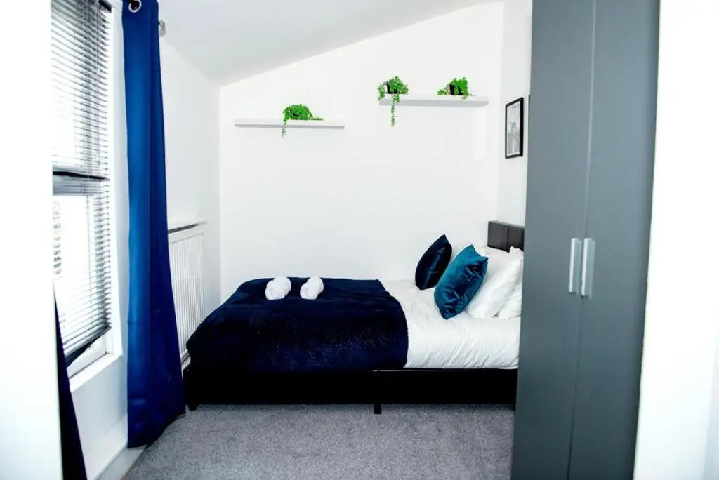 Lovely 3-bed House in Dartford
