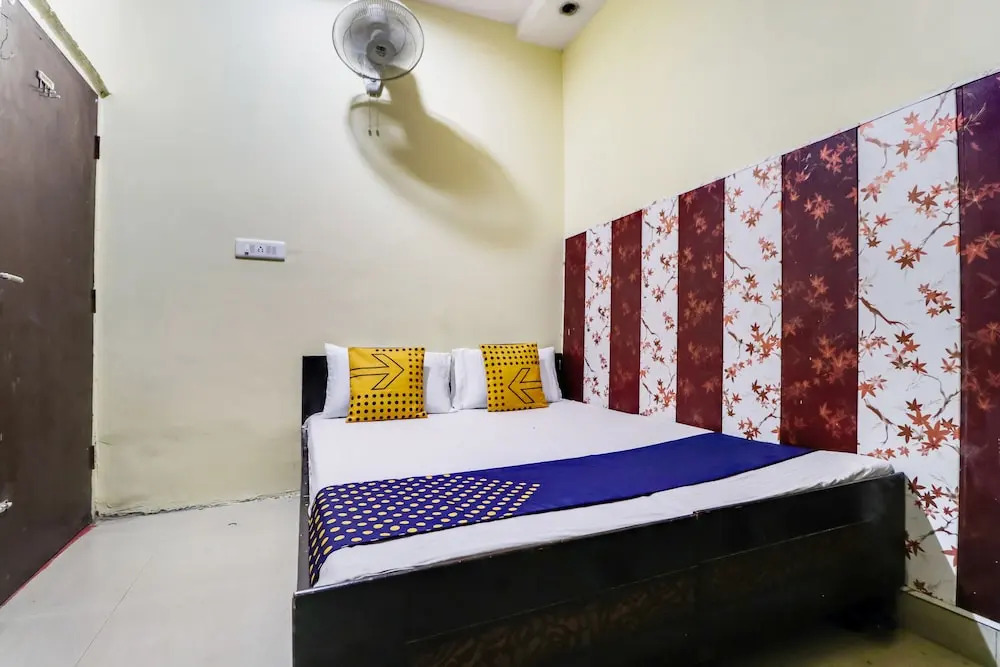 Spot On 61068 Hotel Kr