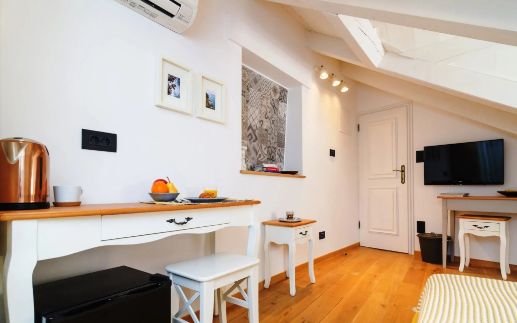 ART HOME ARTHUR by DuHomes