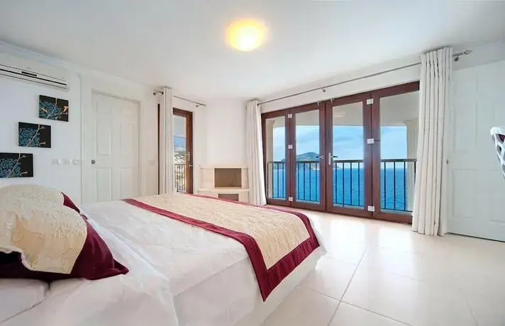 Korsan Kuzey-stunning 5bed Private Beach Platform