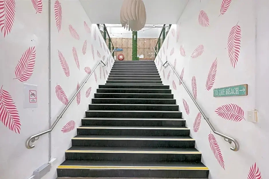 Tequila Sunrise Hostel Surfers Paradise