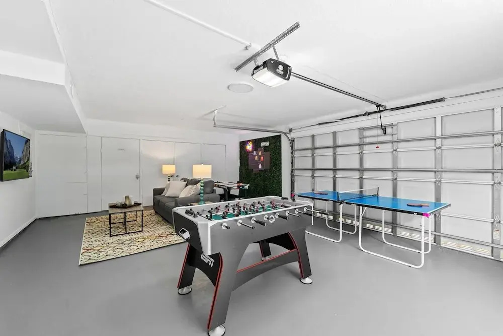 4BR Intracoastal Retreat With Pool, Games & More!