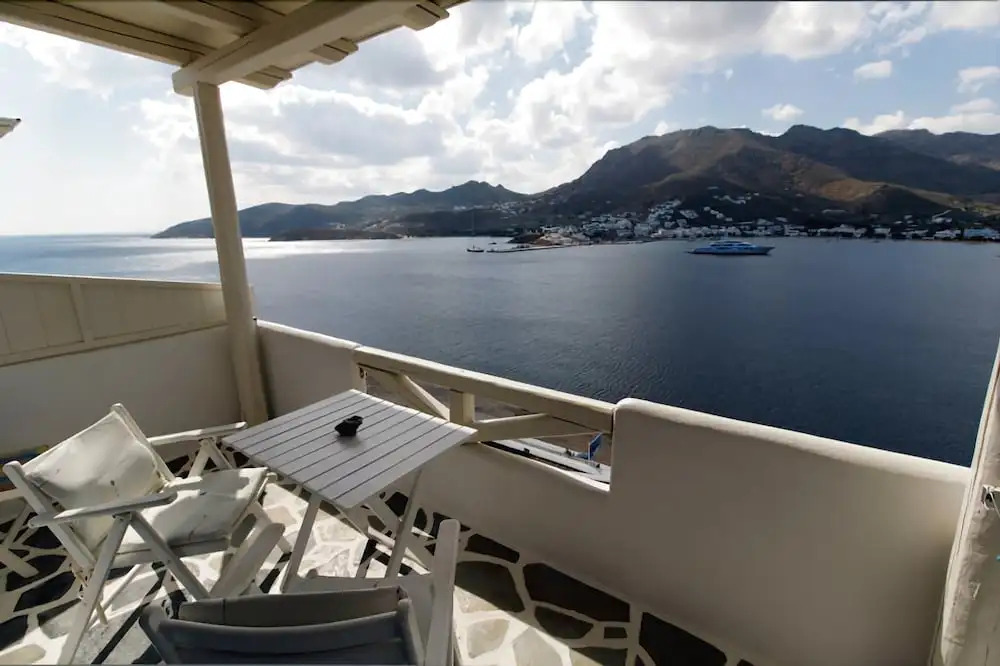 Studios Niovi Serifos