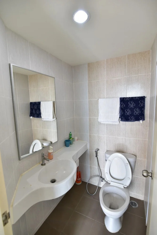 Lumpini Wongamat Suites