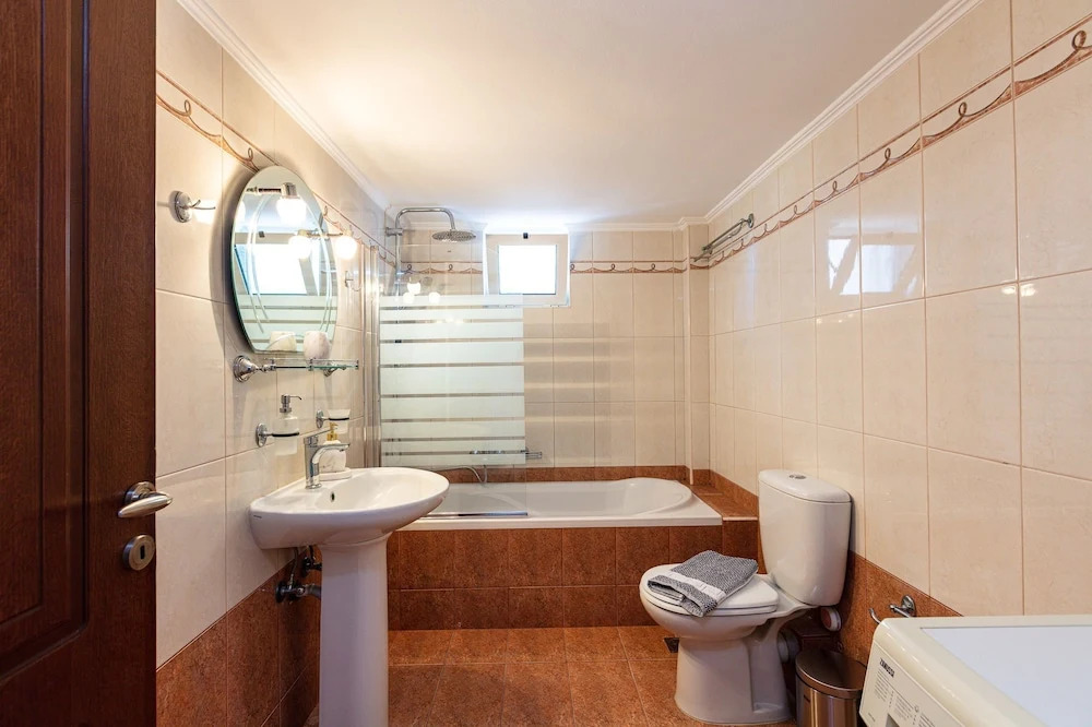Helenas Aparthotel , Scaleta