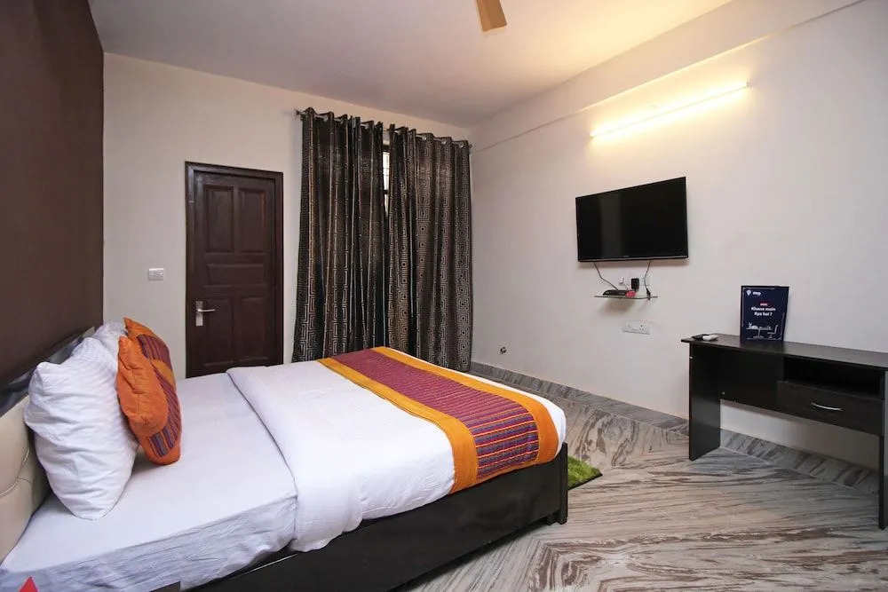 OYO 8914 Hotel Ambrosia