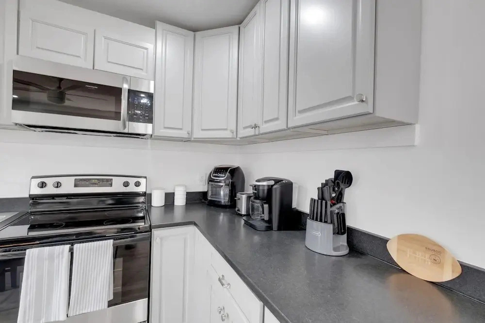 Stylish Nashville Getaway With Free Parking