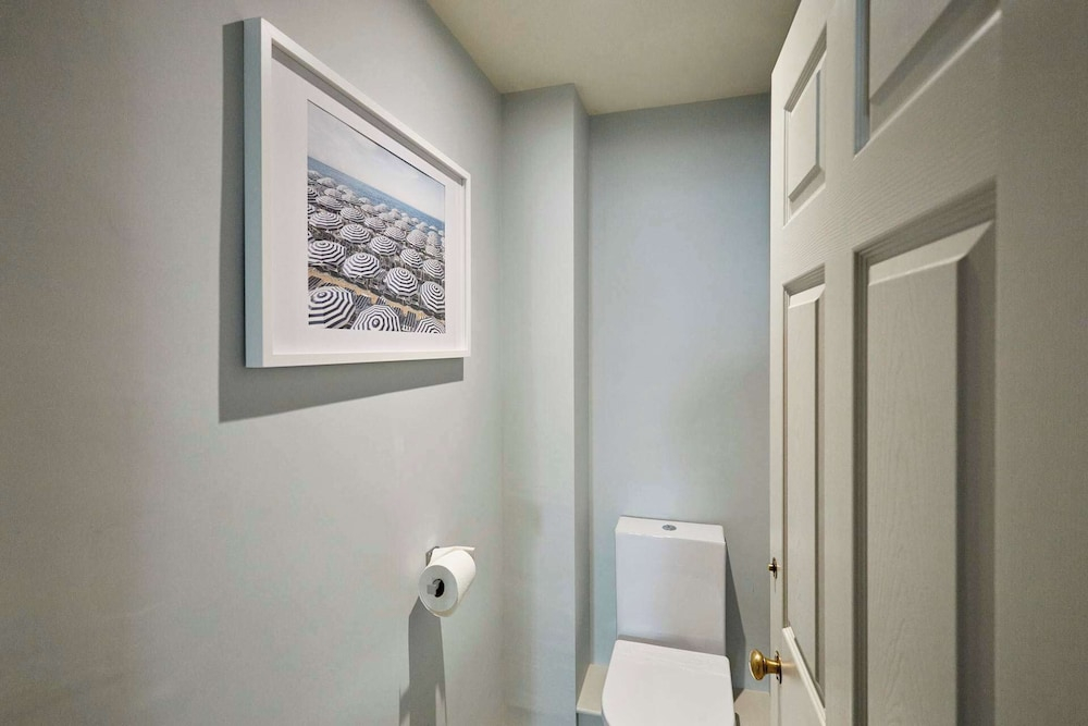 Host and Stay Sea View