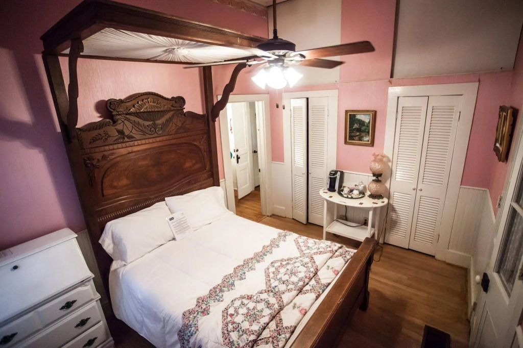TFreres Bed & Breakfast
