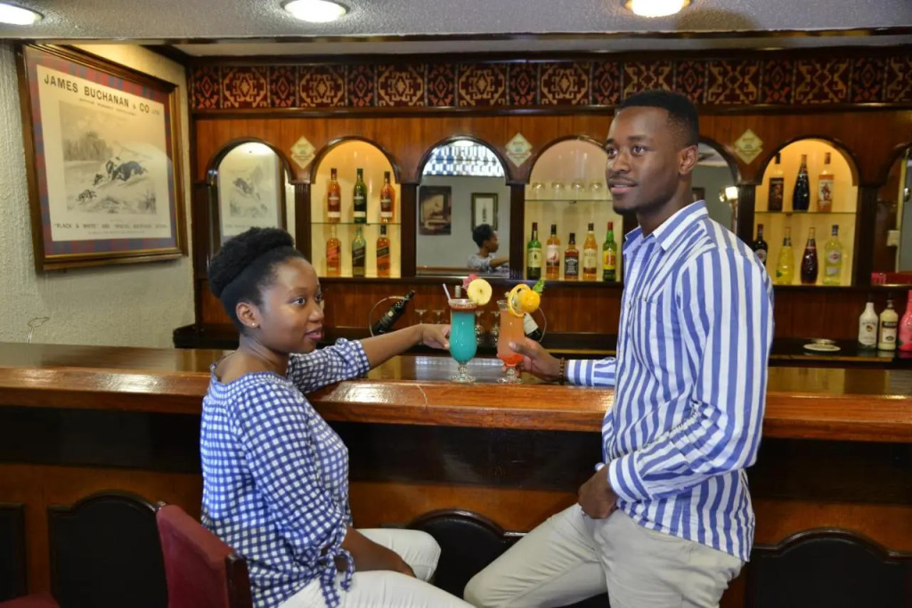 Cresta Jameson Hotel